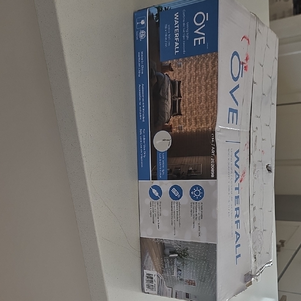 Ove Waterfall Shower Panel in Blue and White